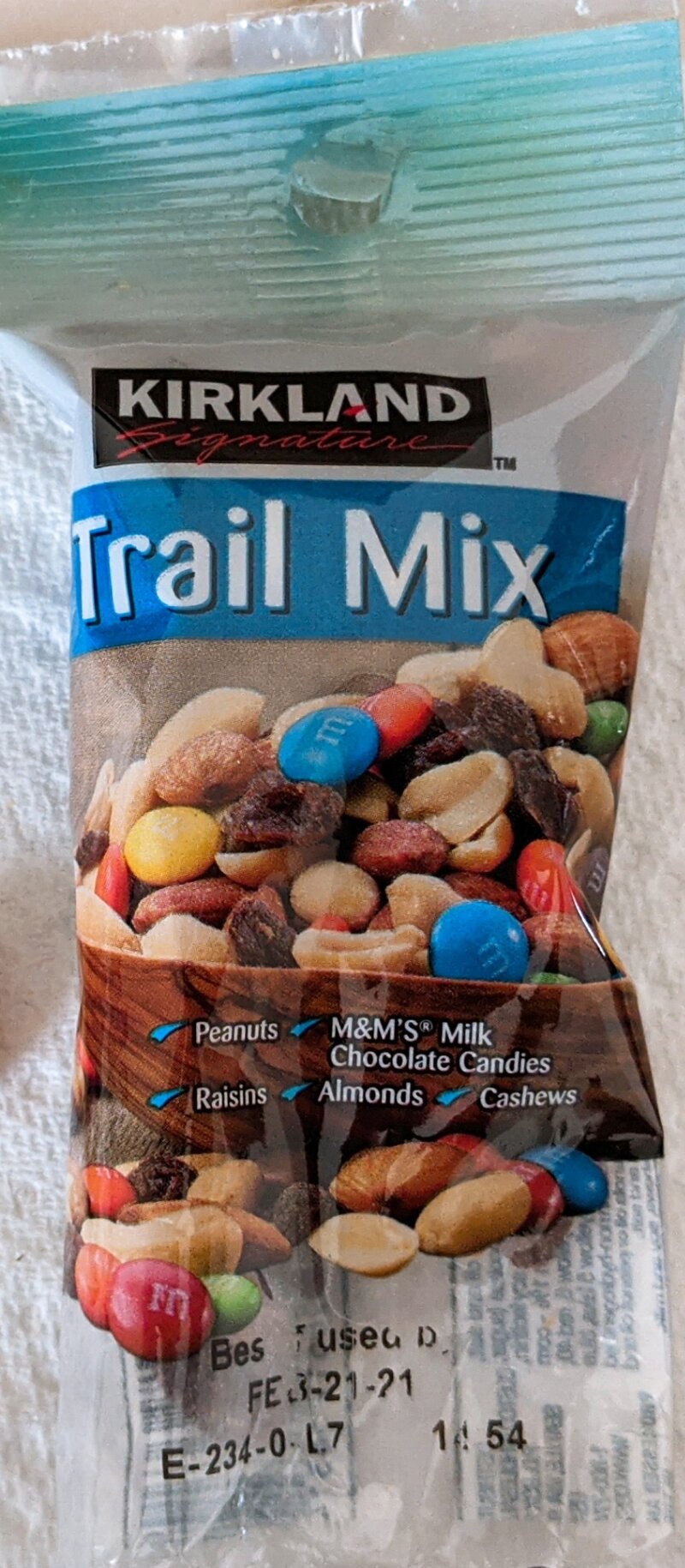 【COSTCO商品レビュー】ナッツの塩気とm&m’sの甘みが何故か合う！？店頭でもらったお試し商品！ Kirkland Signature