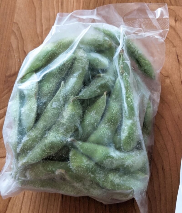 【COSTCO商品レビュー】アメリカでもポピュラーになった冷凍枝豆！こんなに入っていてお得だけど、小分けにするのが面倒だなぁと思って開けたら