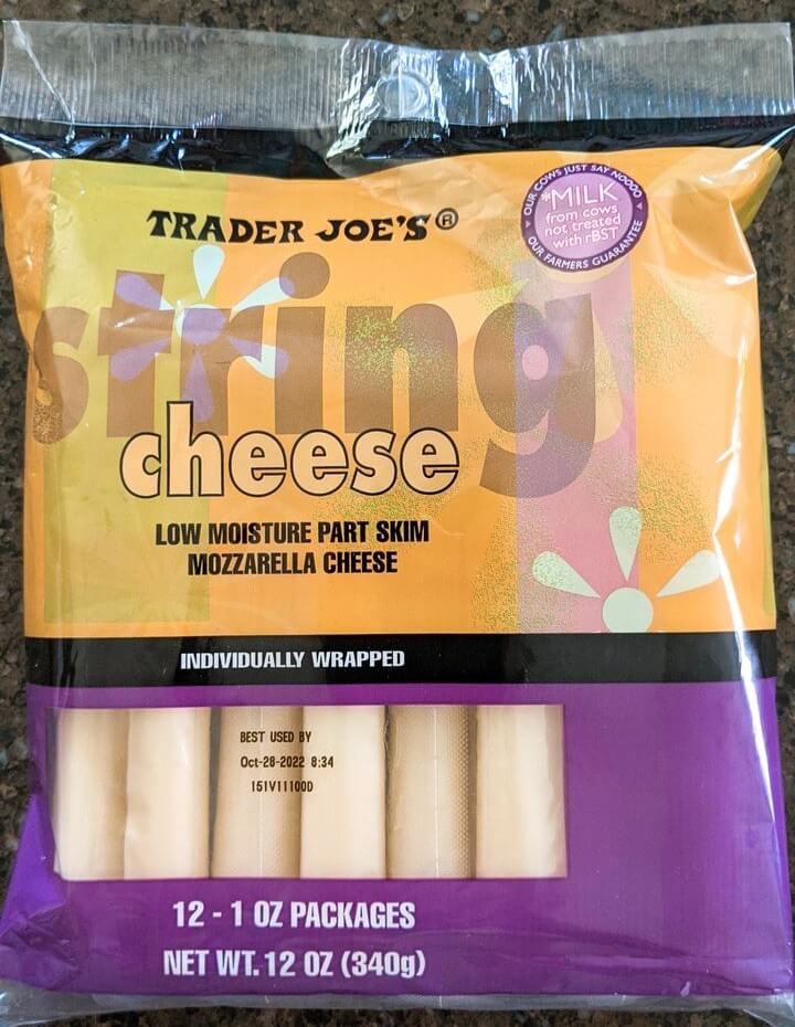 【Trader Joe’s商品レビュー】さけ具合はナンバーワン！？トレジョの「さけるチーズ」を買ってみた！ string cheese