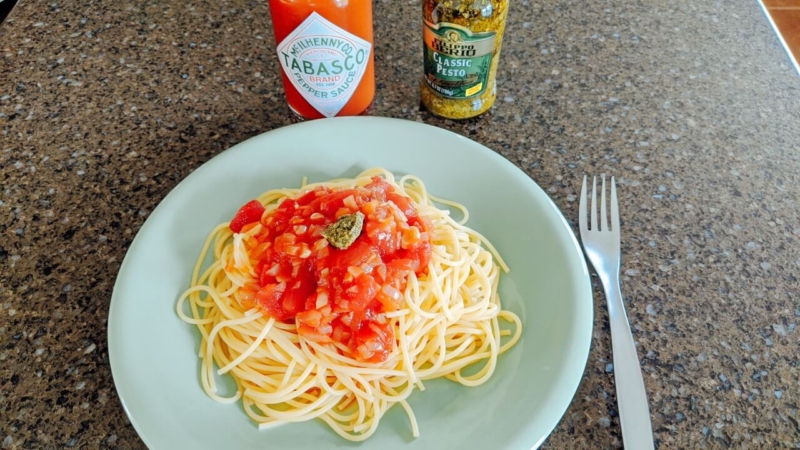 缶詰トマトで作るシンプルスパゲティー